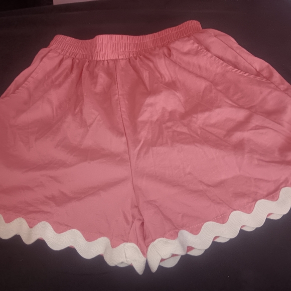 Women's size medium,  Socialkiwi shorts - Picture 1 of 3